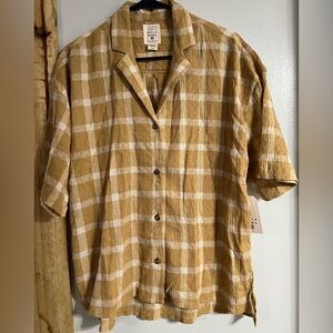 Billabong Tan and White Casual Button Down Shirt